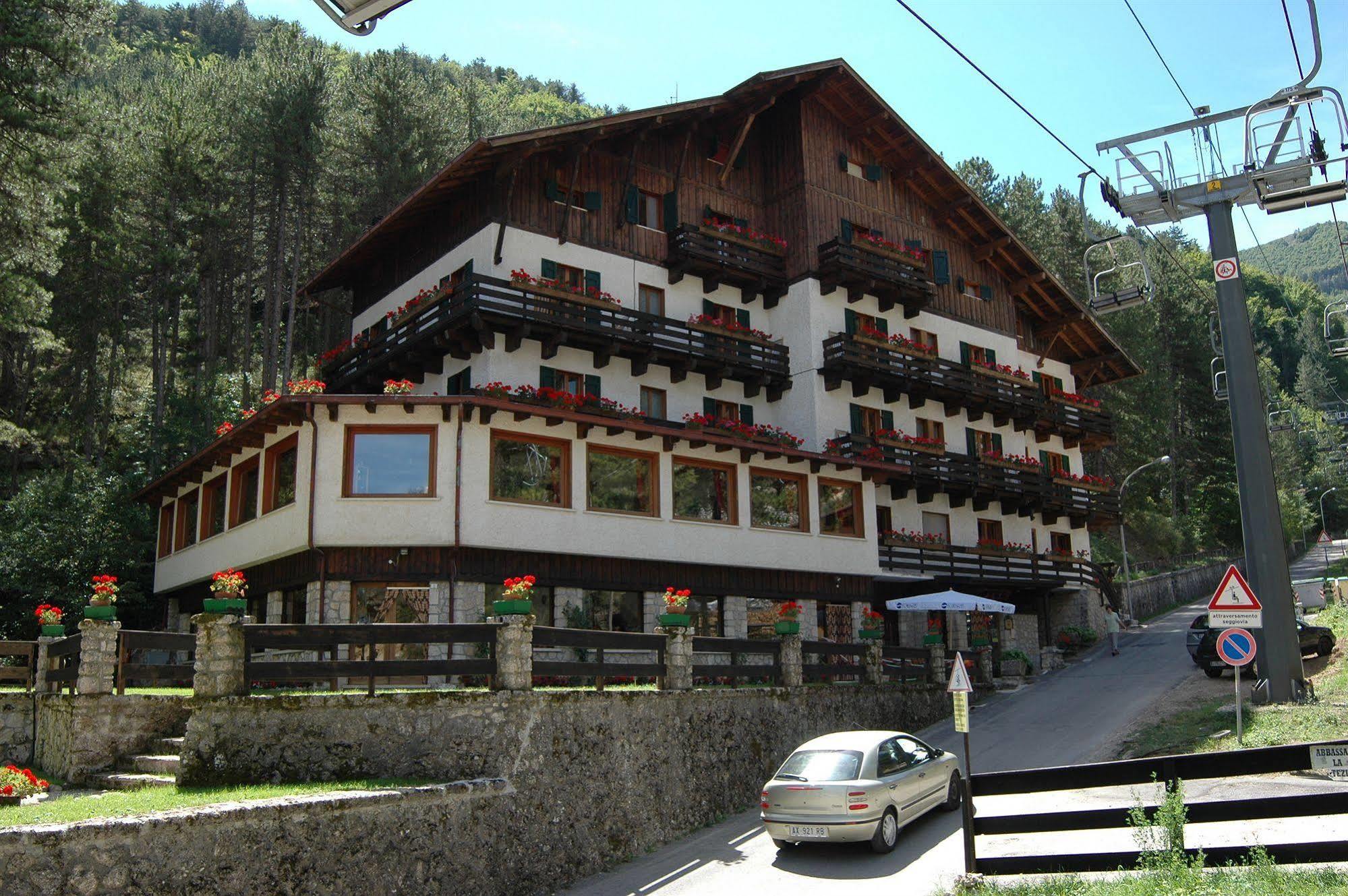 Hotel Garni Mille Pini Scanno Exterior photo